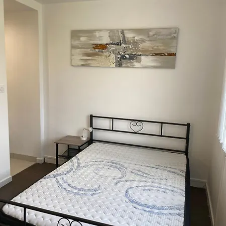 Superbe Parentale Avec Sa Propre Salle De Bains Avec Douche Et Wc Prives, Cuisine Et Wifi Maison d'hôtes *