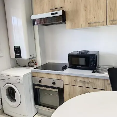 Maison d'hôtes Superbe Parentale Avec Sa Propre Salle De Bains Avec Douche Et Wc Prives, Cuisine Et Wifi *