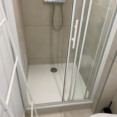 Superbe Parentale Avec Sa Propre Salle De Bains Avec Douche Et Wc Prives, Cuisine Et Wifi * Vandœuvre-lès-Nancy