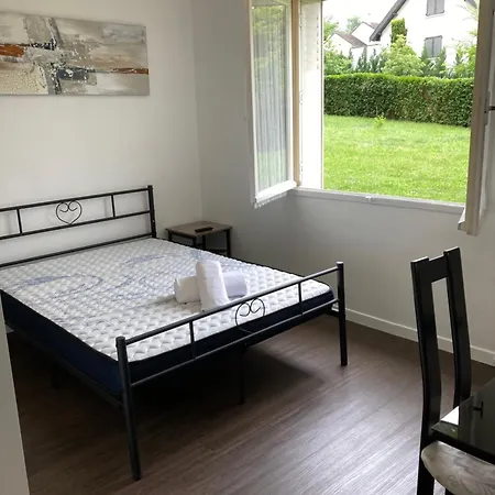 Superbe Parentale Avec Sa Propre Salle De Bains Avec Douche Et Wc Prives, Cuisine Et Wifi Maison d'hôtes Vandœuvre-lès-Nancy