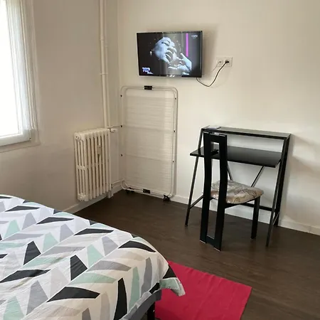 Maison d'hôtes Superbe Parentale Avec Sa Propre Salle De Bains Avec Douche Et Wc Prives, Cuisine Et Wifi