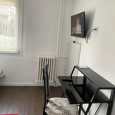 Superbe Parentale Avec Sa Propre Salle De Bains Avec Douche Et Wc Prives, Cuisine Et Wifi
