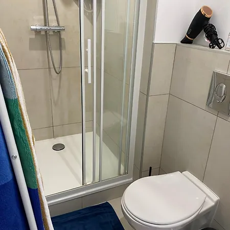 Maison d'hôtes Superbe Parentale Avec Sa Propre Salle De Bains Avec Douche Et Wc Prives, Cuisine Et Wifi