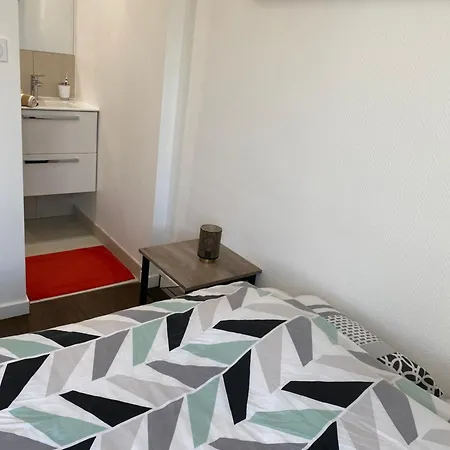 Maison d'hôtes Superbe Parentale Avec Sa Propre Salle De Bains Avec Douche Et Wc Prives, Cuisine Et Wifi *