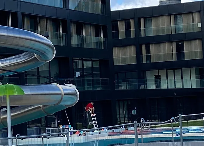 Superbe Parentale Avec Sa Propre Salle De Bains Avec Douche Et Wc Prives, Cuisine Et Wifi Pensjonat